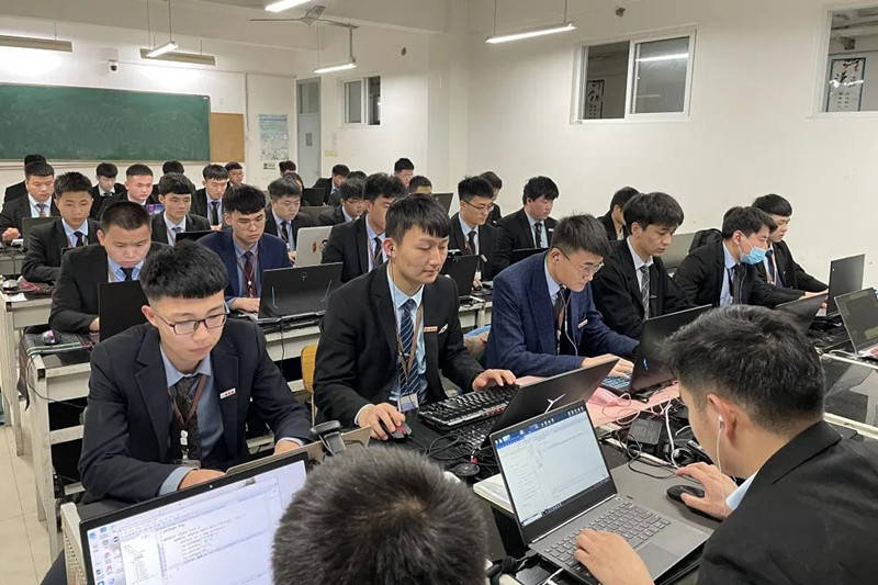 八維教育緊跟時代科技發展趨勢培養互聯網高端IT技術型精英人才