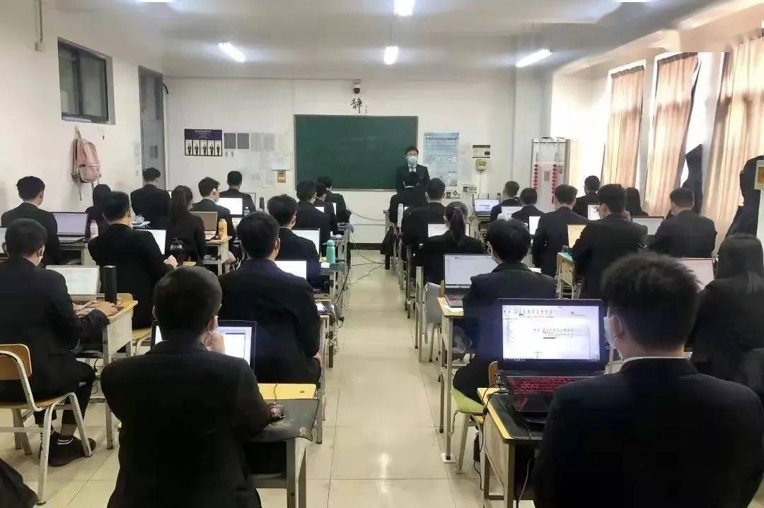 八維學(xué)校抓住行業(yè)趨勢(shì)搭建造價(jià)工程師培訓(xùn)平臺(tái)高端技能型人才