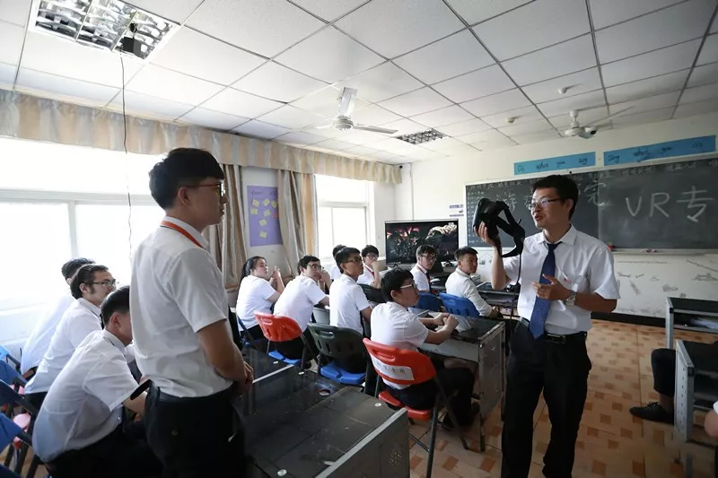 八維學校游戲專業專注于高端開發技術人才培養