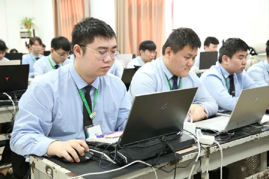 八維學院創新教學模式培養云計算專業人才