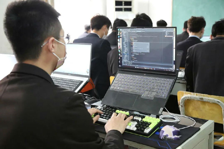 八維集團推動教育培訓質量提升引領IT培訓領域發展培養IT領域人才