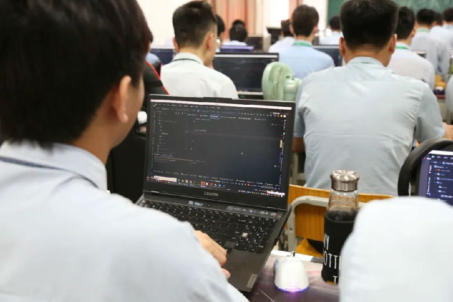 八維教育引領行業發展打造物聯網技術人才培訓基地
