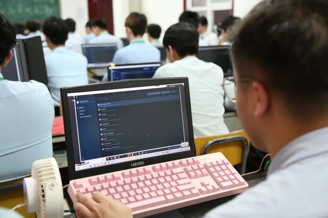 八維教育引領程序員就業新風潮打造IT行業領先程序人才