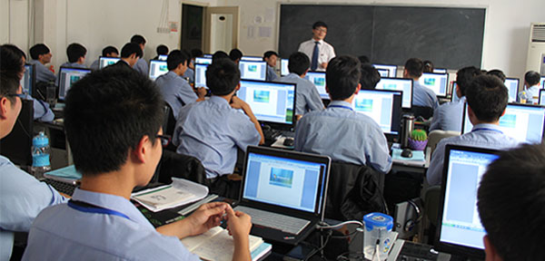 八維學校帶你探索人工智能領域讓你成為AI應用開發的專家