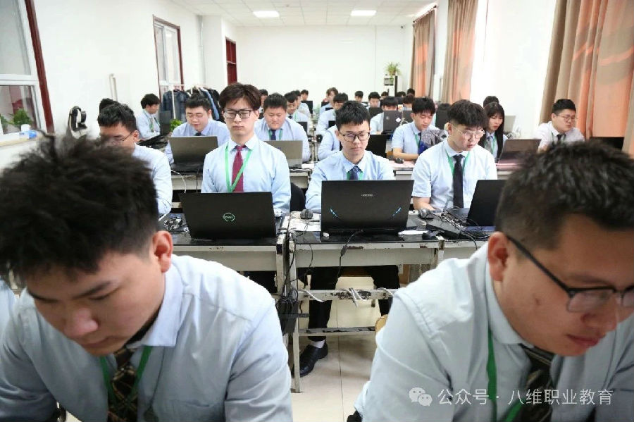 八維學校Java開發(fā)工程師課程匠心磨礪鑄就軟件工程的明日之星