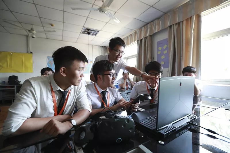 八維學校游戲開發工程師筑夢未來打造游戲世界的無限可能