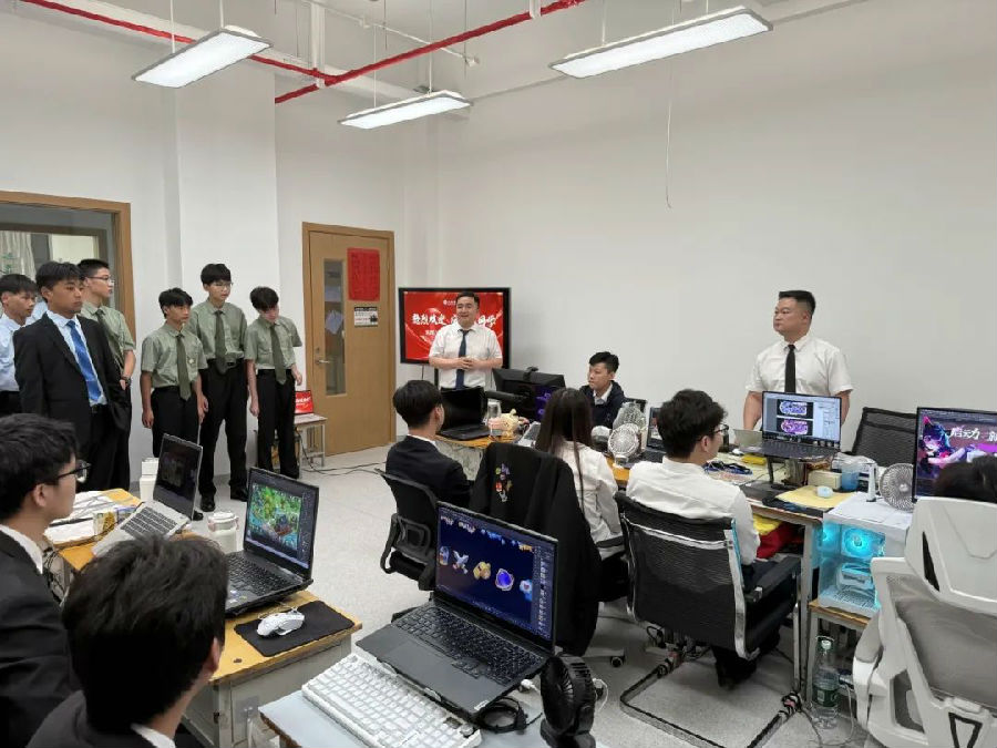 八維教育實(shí)訓(xùn)基地與聯(lián)想科技藍(lán)圖雙鏡照亮前程