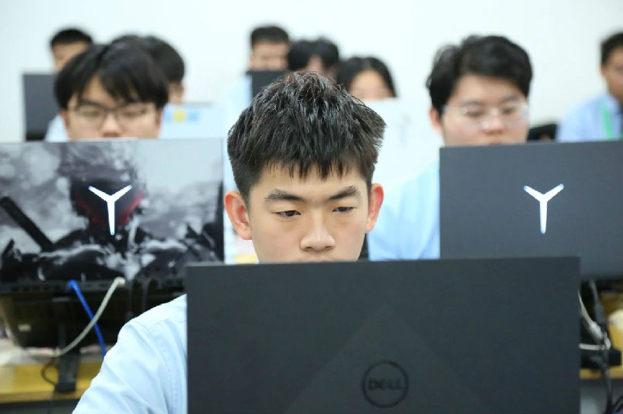 八維職業學校：鑄就優質就業的金鑰匙，開啟未來職場新篇章！